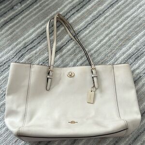 COACH white and gold shoulder bag